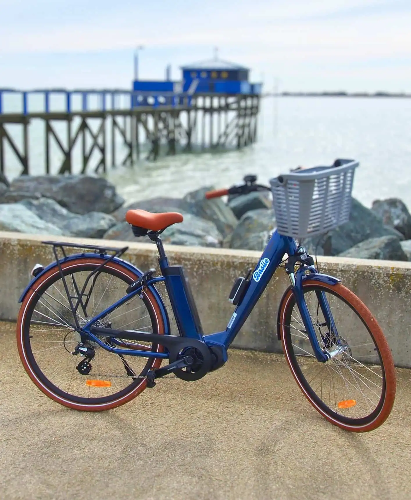 Vélo disponible à la location depuis l’Hôtel Le Champlain à La Rochelle pour découvrir la ville en toute liberté