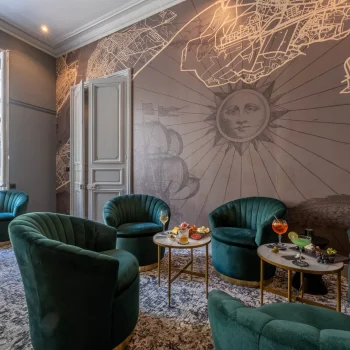 Bar lounge convivial à l'Hôtel Champlain La Rochelle