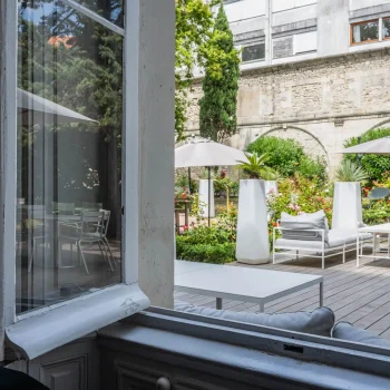 Coin bar lumineux à l'Hôtel Champlain La Rochelle